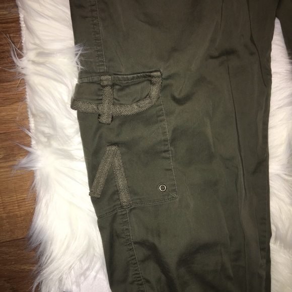 Green khaki pants - Picture 3 of 4